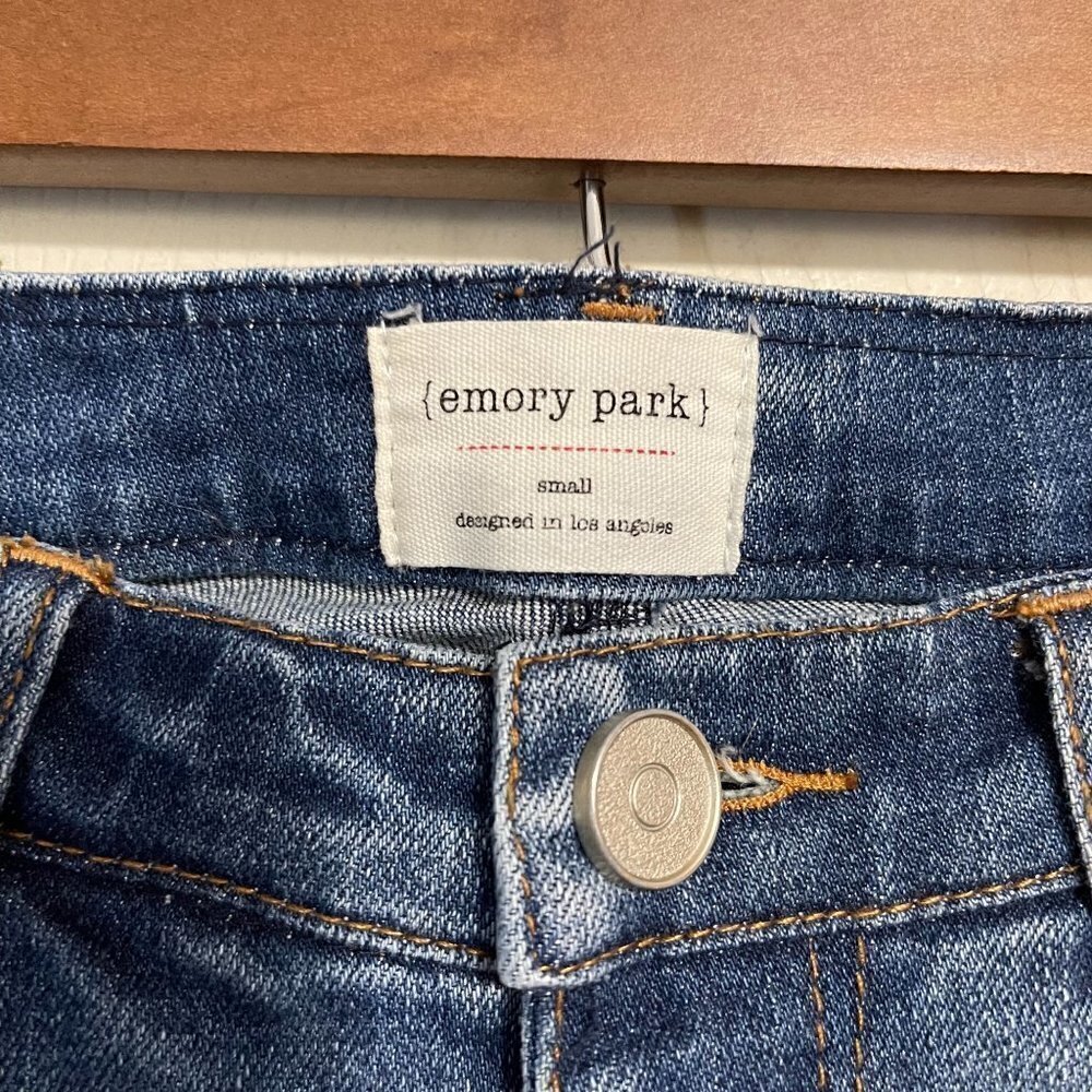 Emory Park Women's Floral Embroidered Distressed High Rise Straight Jeans Small - Picture 2 of 12